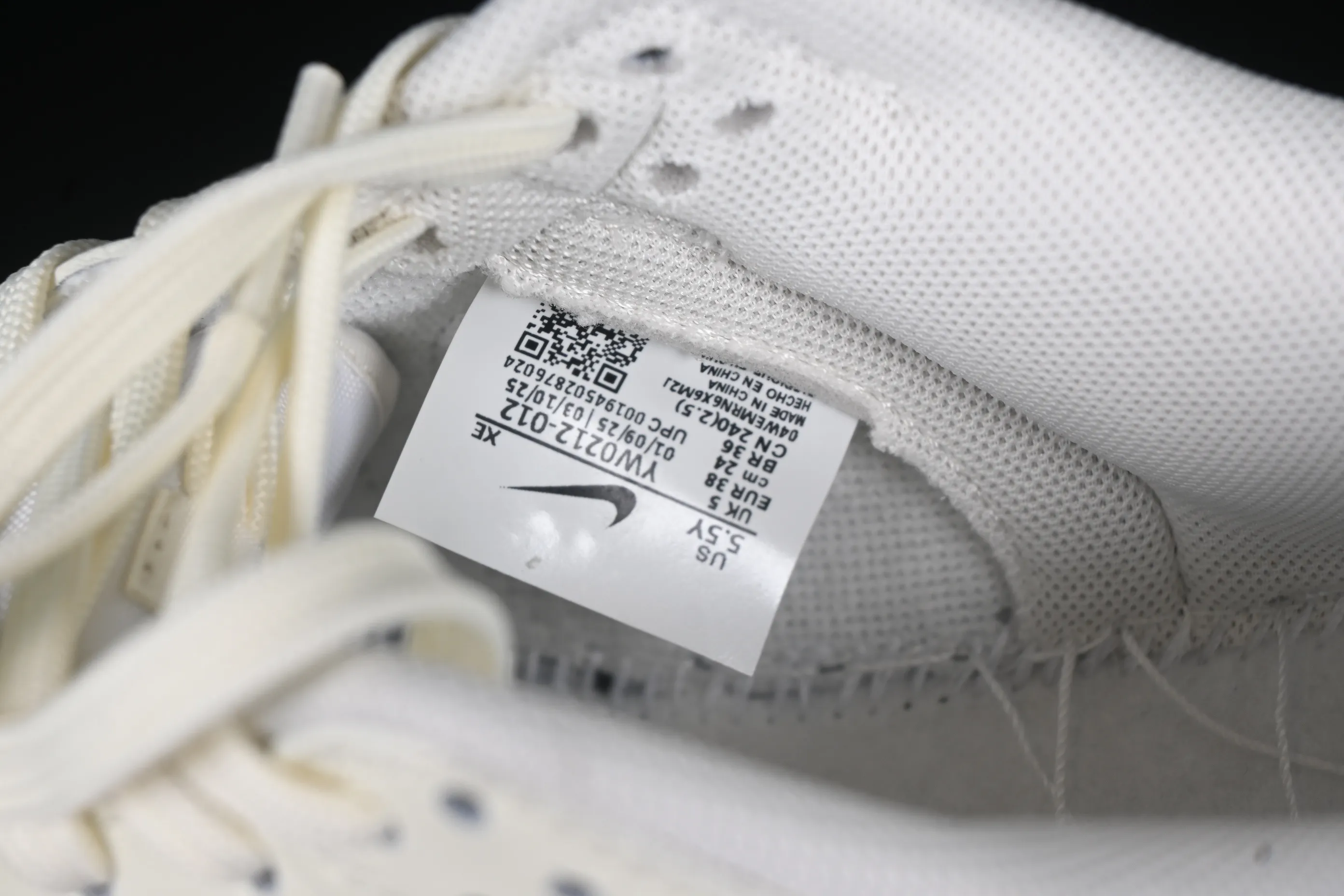 All categories Nk SB Dunk Series Nk SB Dunk Low High-end customized low-top sneakers Nike SB Dunk Low Cupid Heart Anniversary high-end customized low-top casual sneakers YW0212-012